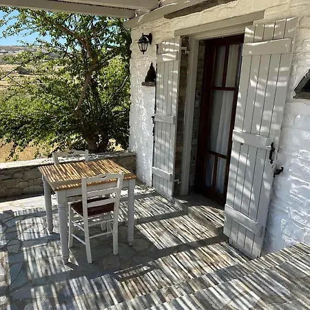 Bed and breakfast Paros Poolside Cozy Nests - Summer & Salty Getaways 3*