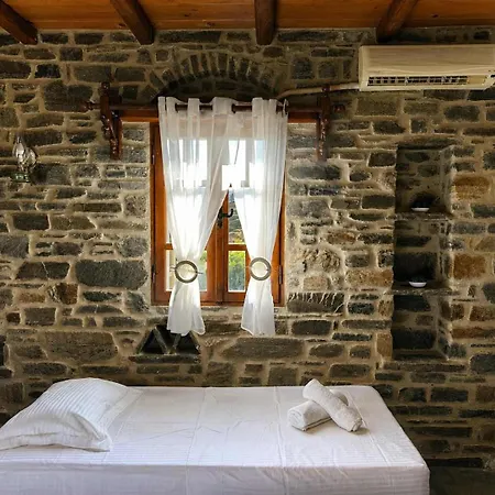 Bed and breakfast Paros Poolside Cozy Nests - Summer & Salty Getaways 3*