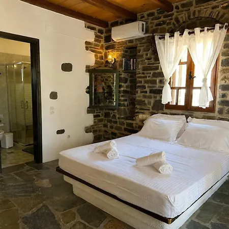 Bed and breakfast Paros Poolside Cozy Nests - Summer & Salty Getaways 3*