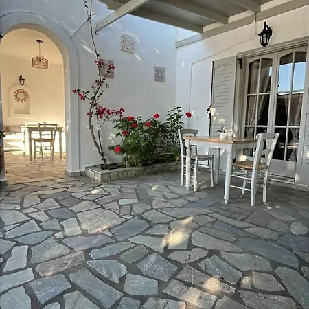 Paros Poolside Cozy Nests - Summer & Salty Getaways Bed and breakfast Kalami (Paros)